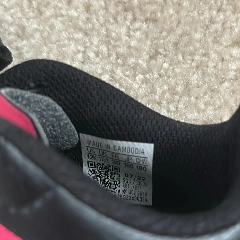 Good Condition Girls Cleats - Picture 4 of 6